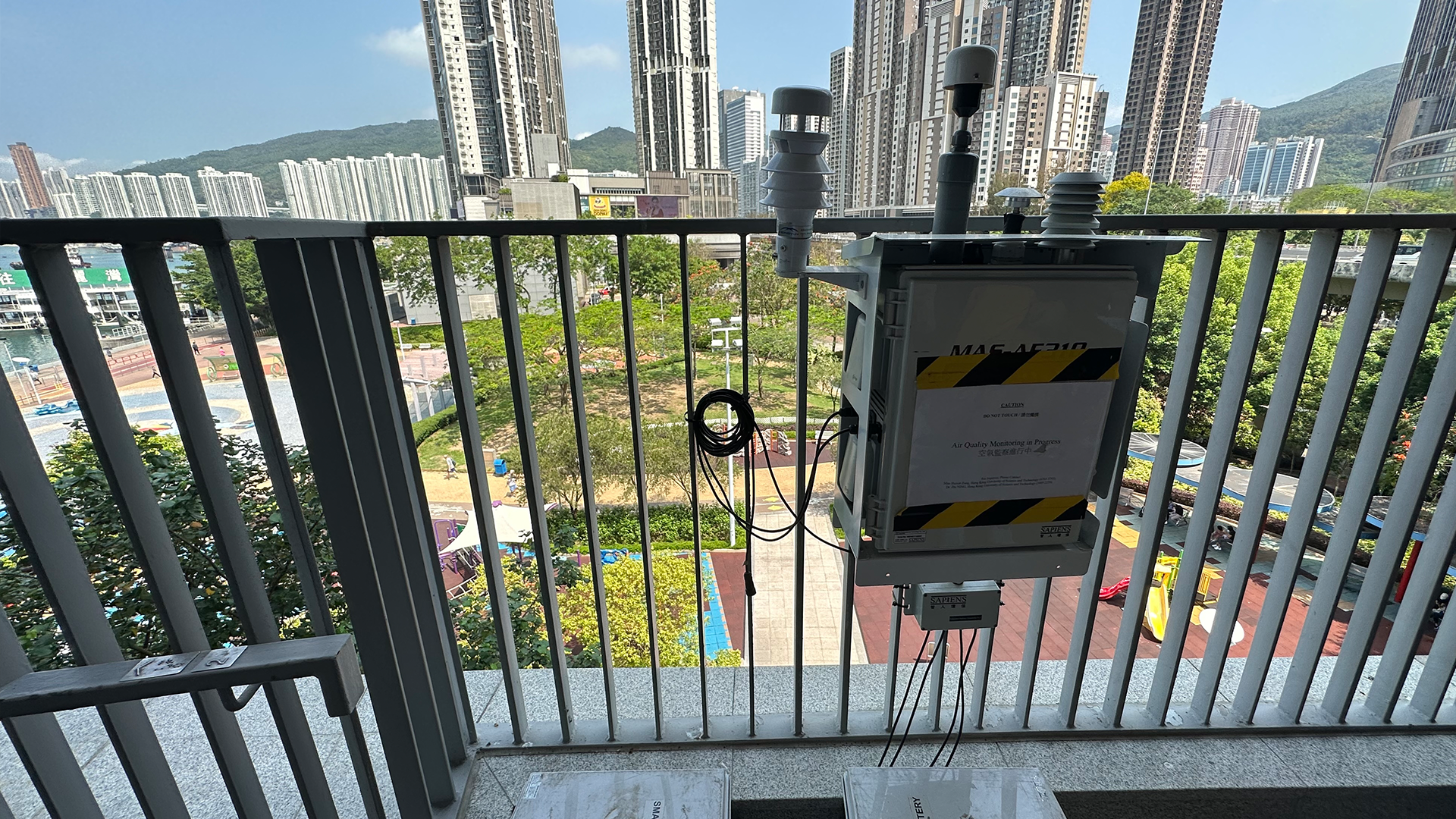 Real-time Odour Monitoring for Source Identification Near the Waterfront